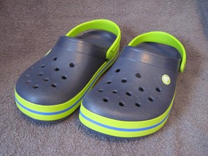 crocs navy volt green