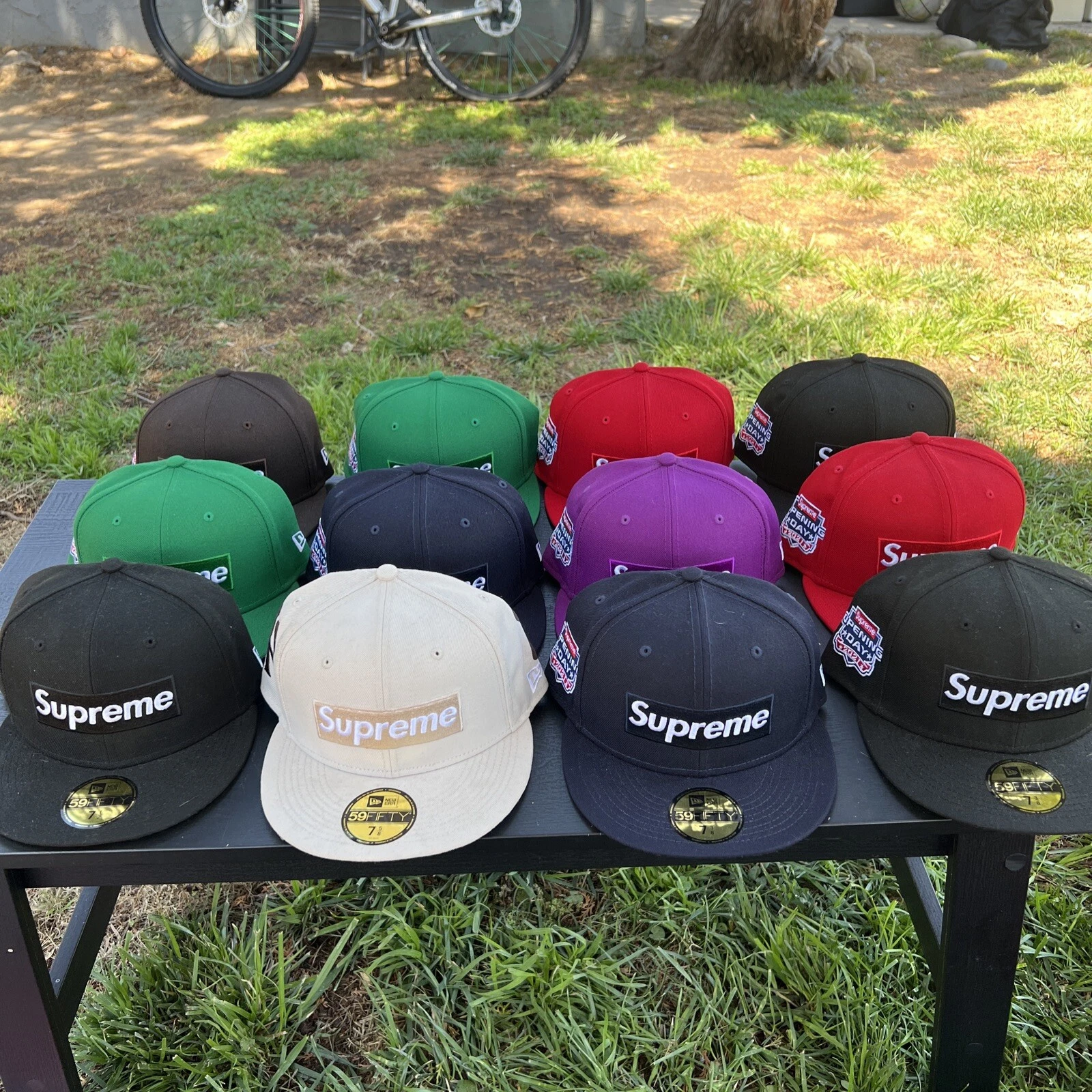 Logo boîte SUPREME NEW ERA jour d'ouverture 2021 neuf avec étiquette ( CHACUN)