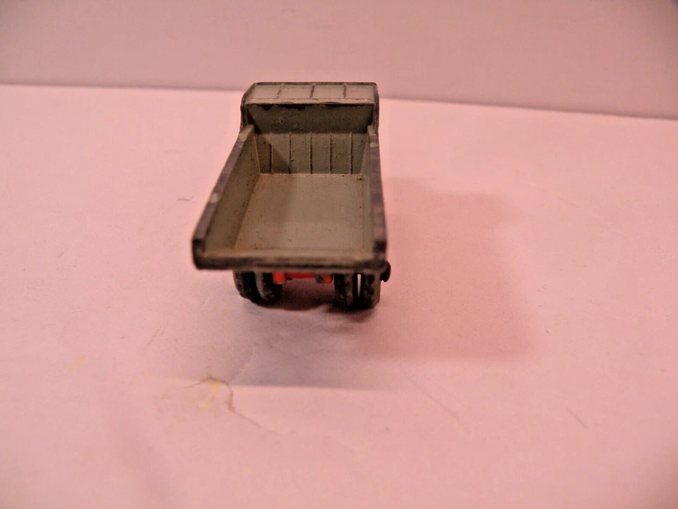 Vintage Matchbox MOKO LESNEY Gray Wheels #6A Orange Gray Quarry Dump Truck - Image 4 of 4