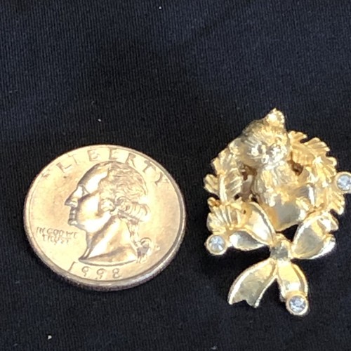 VTG CHRISTMAS TEDDY BEAR Holiday Mini Brooch Pin Lapel Wreath Crystal Gold - Imagen 9 de 15