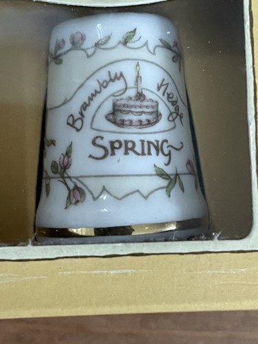 Retro Vintage 1982 Brambly Hedge Spring Thimble Royal Doulton ~ Boxed - Picture 2 of 5