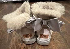 UGG Bailey Bow II Boots Women's Size 6