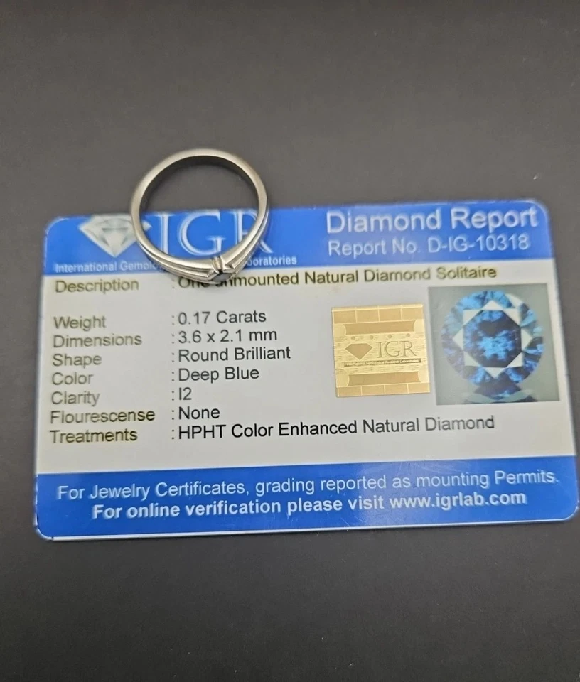 Banda de diamantes de oro blanco de 10 quilates para hombre talla 9,5 con piedra de diamante azul Foto 4 de 4