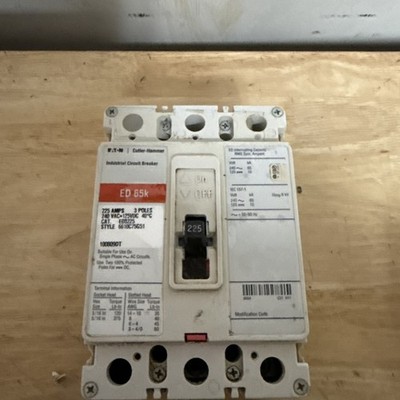 Eaton Cutler Hammer ED 65k ED3225 3 Pole 225 Amp Circuit Breaker 3P 225A 240VAC