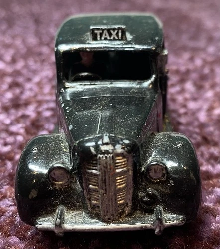 Dinky Toys No. 40H Austin Taxi vintage die-cast model car