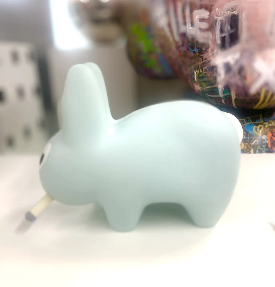 Frank Kozik SIGNED 2005 Kidrobot 10" Powder Blue Labbit LE500. AUTOGRAPHED NIB - Image 4 of 4