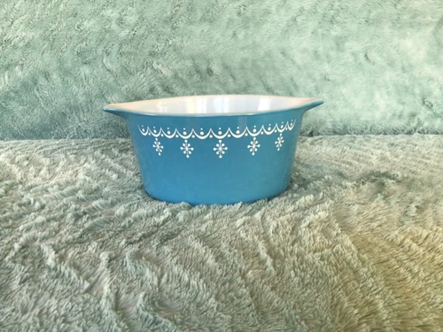 Pyrex Blue Garland Snowflake Casserole 1 QT #473 Vintage
