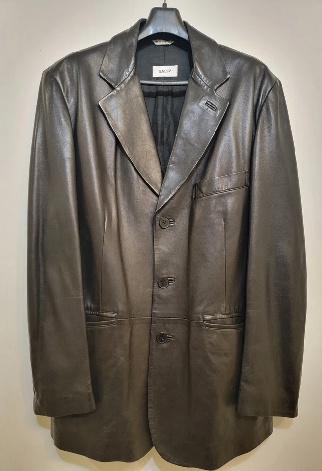 Bally Overcoat Size 42 in Beautiful Soft Leather Peak Lapel Made In ITALY - Image 3 of 4