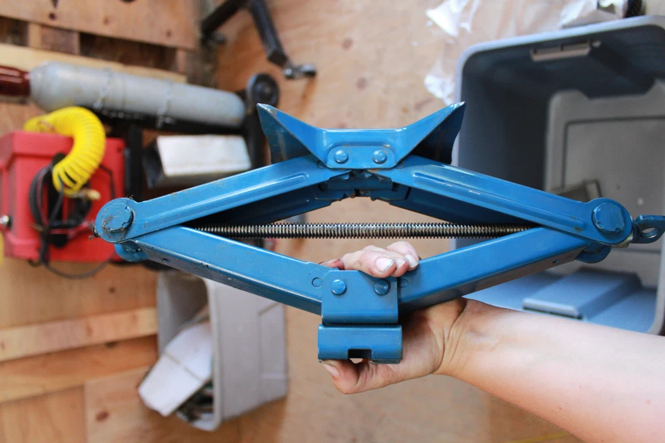 1991 1992 1993 1994 Subaru Loyale Gato de rueda original con herramientas OEM Foto 4 de 4