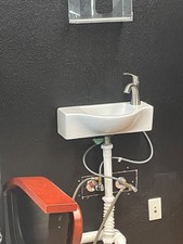TARTARIST pedicure chair plus wall sink