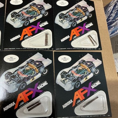 8 PIECE VINTAGE AFX SLOT CAR PICK UP SHOES / #8861 / NEW OLD STOCK