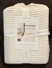 Gathre Cream Colored Scallop Waffle Coverlet Set. Twin Size