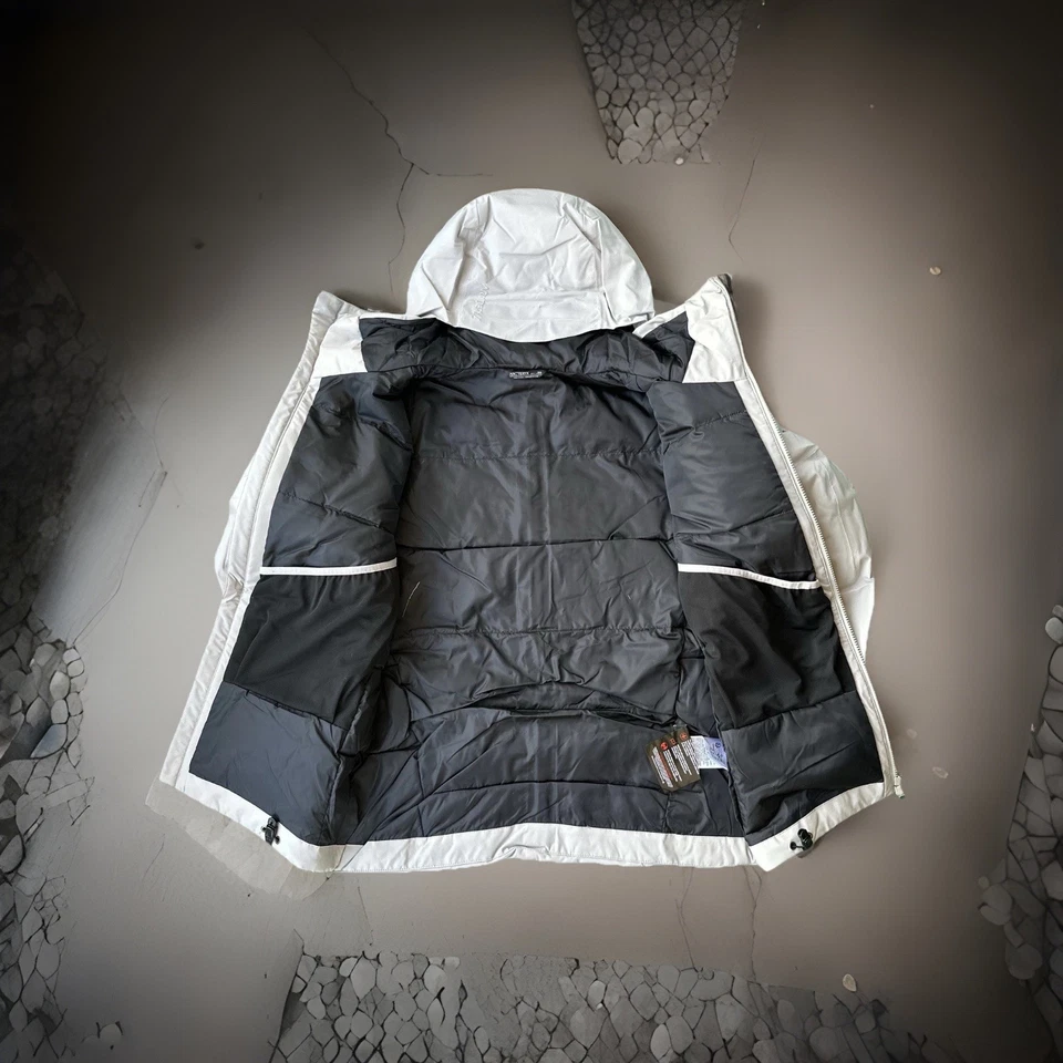 Authentic Arc'teryx Beta Down Insulated Jacket Goretex Message Size and Color! - Image 3 of 4