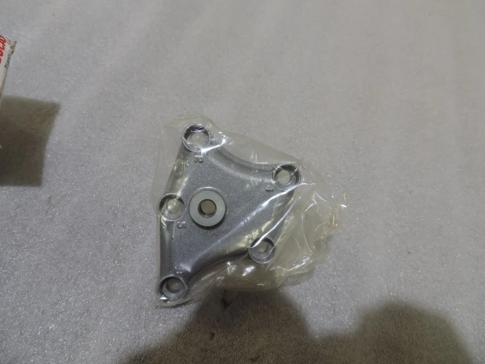 Ducati 24710801AA Vert. Средняя крышка головки ST4/00 - Изображение 2 из 4