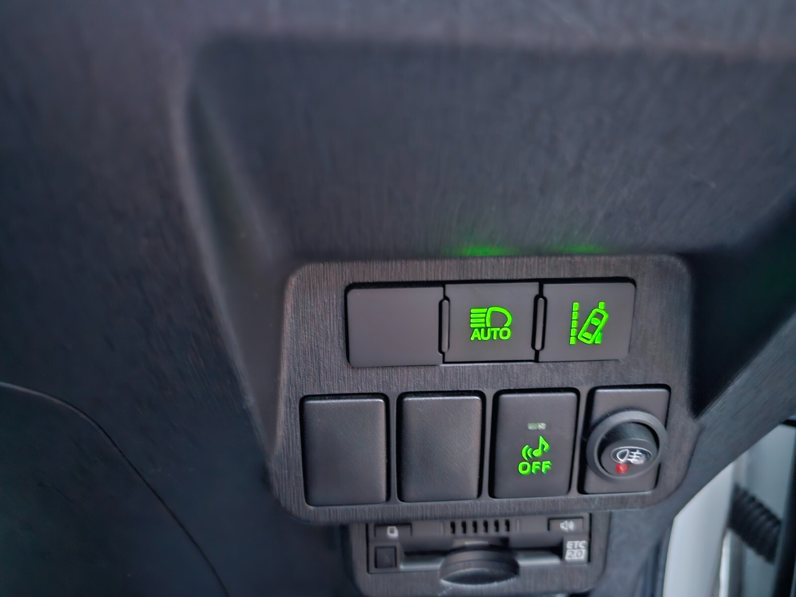 toyota prius plus hybrid 7 seat euro 6 heated seats 2018 new shape