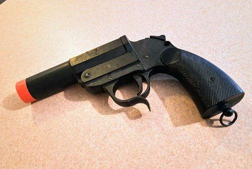 CRAFT APPLE WORKS Walther KAMPF AIRSOFT Flare Launcher REPLICA *RARE* - Picture 4 of 6