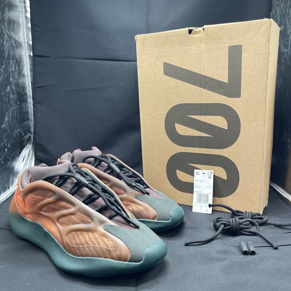 Adidas Yeezy YZY 700 V3 Copper Fade 2021 Size 11 (Watch The