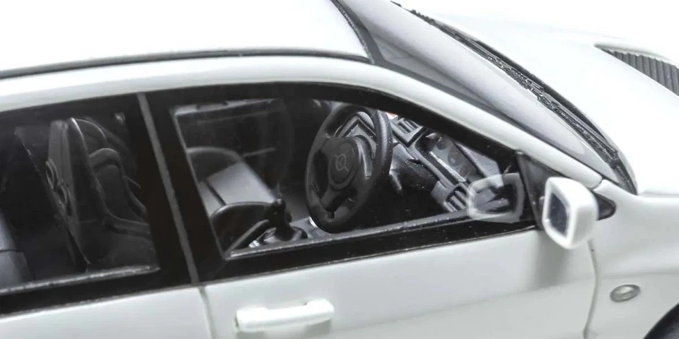 Kyosho - 1/43 Scale Mitsubishi Lancer Evolution IX MR, White Diecast Car - Image 4 of 4