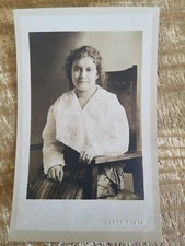 VTG EARLY 1900'S REAL PHOTO POSTCARD OF YOUNG LADY.*P5