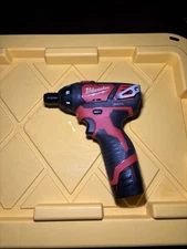 M12 12V Lithium-Ion Cordless 1/4 in. Hex Screwdriver Kit