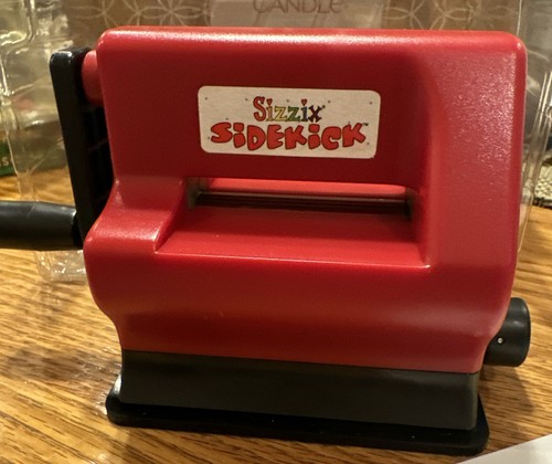 Sizzix Sidekick Red Die-Cutting and Embossing Machine And Two Dies - Picture 6 of 6