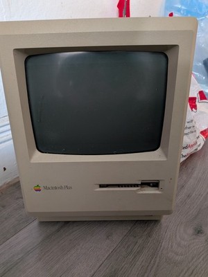 Vintage Apple Macintosh Plus Desktop Computer - M0001A