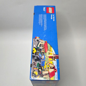 LEGO CITY FARM # 7637 NEW SEALED IN BOX 609 PIECES 2009 TRACTOR ANIMALS