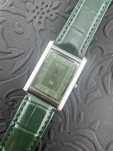GREEN WITH SILVER CASE  Vintage Seiko Slim Quartz Men's Wrist Watch