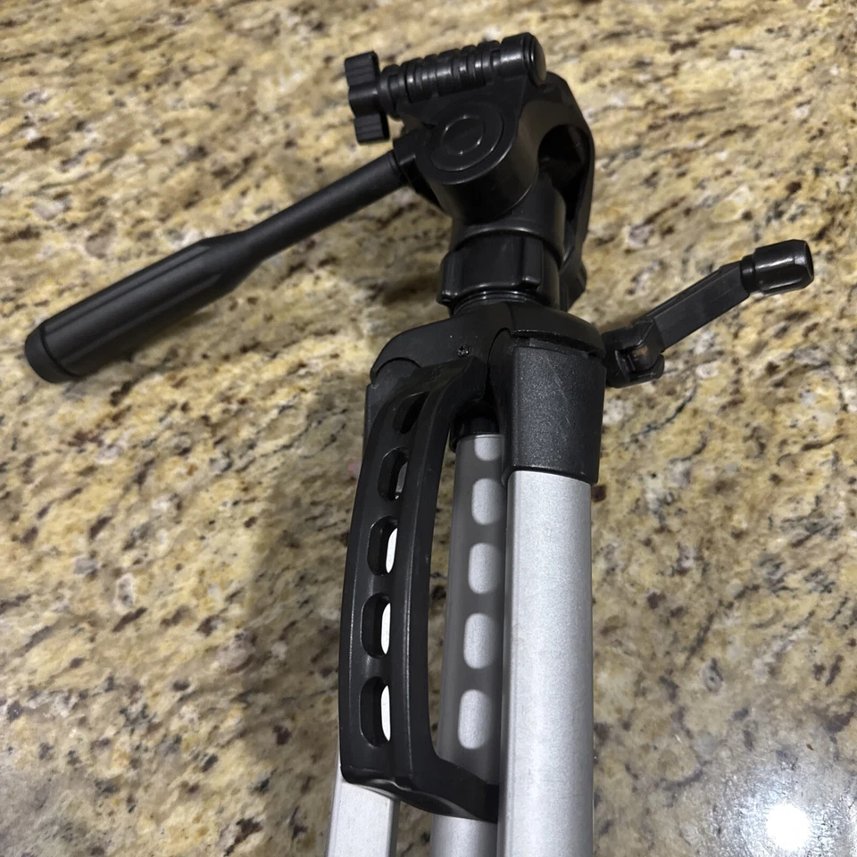 Trípode cámara profesional VISTA EXPLORER buen estado. Todo funciona. Foto 4 de 4