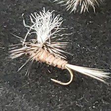 FLY FISHING FLIES PARACHUTE HENDRICKSON LIGHT SIZE 18 FRONTIER FLY COMPANY