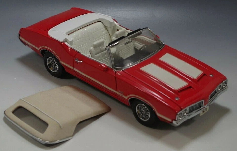 DANBURY MINT 1970 OLDSMOBILE 442 W-30 CONVERTIBLE 1/24 SCALE DIE CAST MIB COA - Image 3 of 4