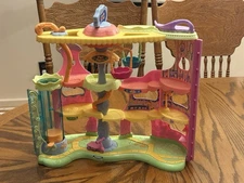 Littlest Pet Shop Round And Round Pet Town #359 & Building & Other Pieces