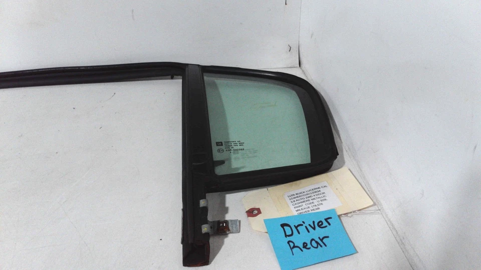 43r-000262 2006-2011 Buick Lucerne Driver Rear Window Assembly - Image 4 of 4