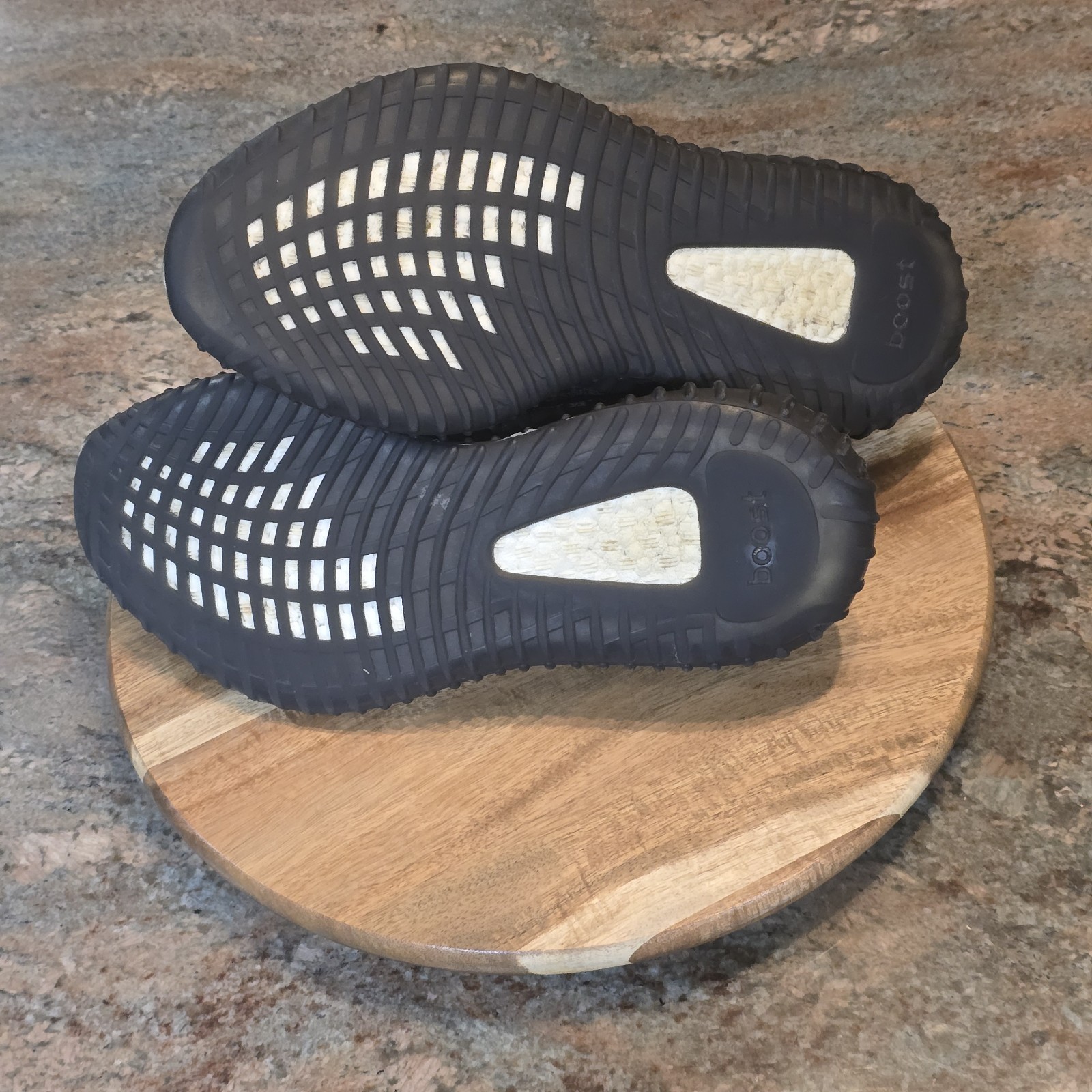 Adidas Yeezy Boost 350 V2 Black - Mens Size 9 - Athletic Shoes Sneakers thumbnail 8