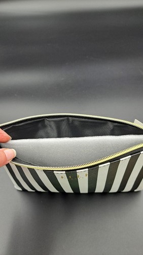 Elle Paris Black & White Zippered Flat Pouch Makeup Bag New with Tags - Picture 4 of 4
