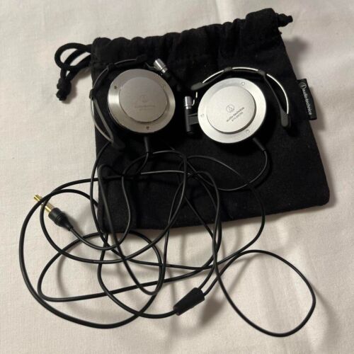 Audio-Technica ATH-EM700 Persona 3 Ohrhörer silber sehr guter Zustand - Bild 1 von 3