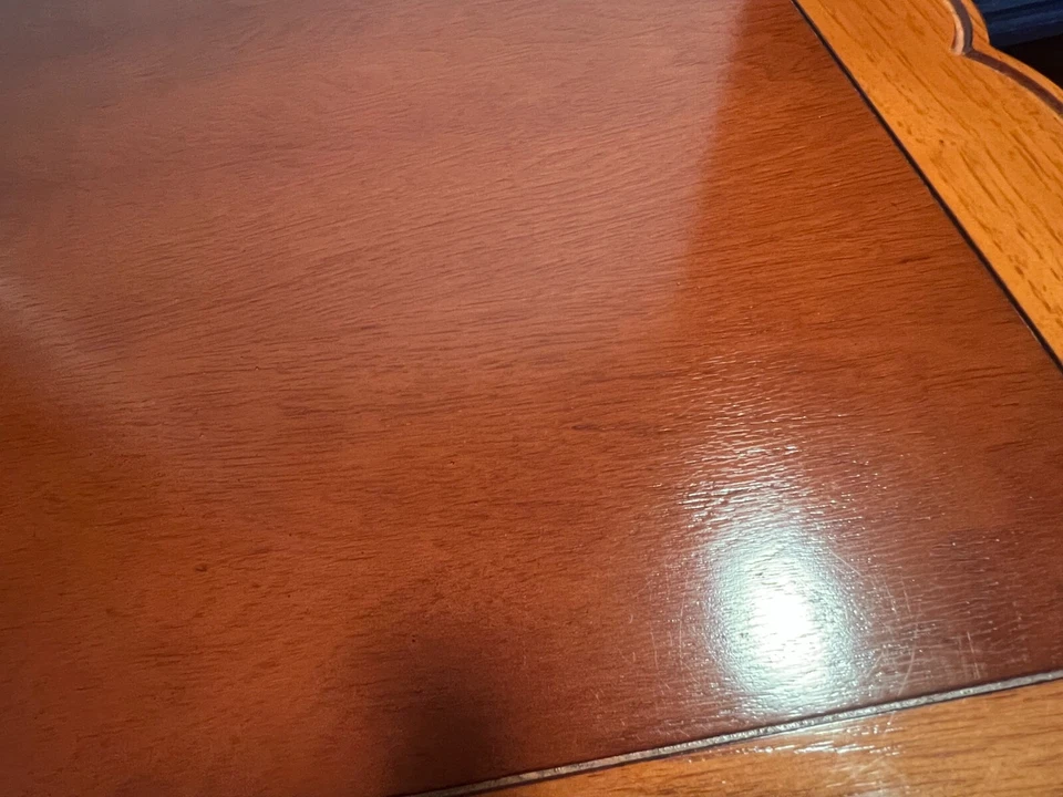 Set of 2 traditional two-tone side tables w/ bottom shelf. Very good condition. - Image 3 of 4