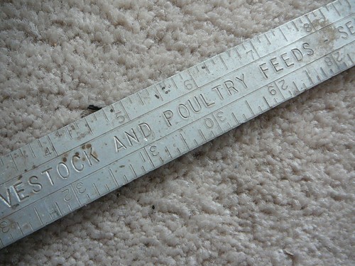 LOGAN KS Q.V. LIVESTOCK SEED & FEEDS VINTAGE Folding ALUMINUM KLICK YARDSTICK - Picture 5 of 7
