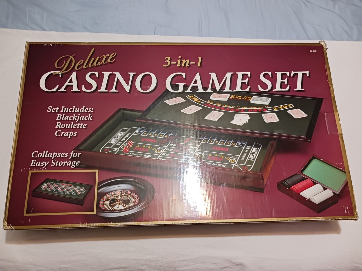 Casino Game Set 3 in 1 Blackjack, Roulette, Craps Wooden Deluxe 32