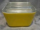 FREE SHIPPING!!! Vintage Pyrex Refrigerator Dish Yellow w/Clear Lid.  See PICS