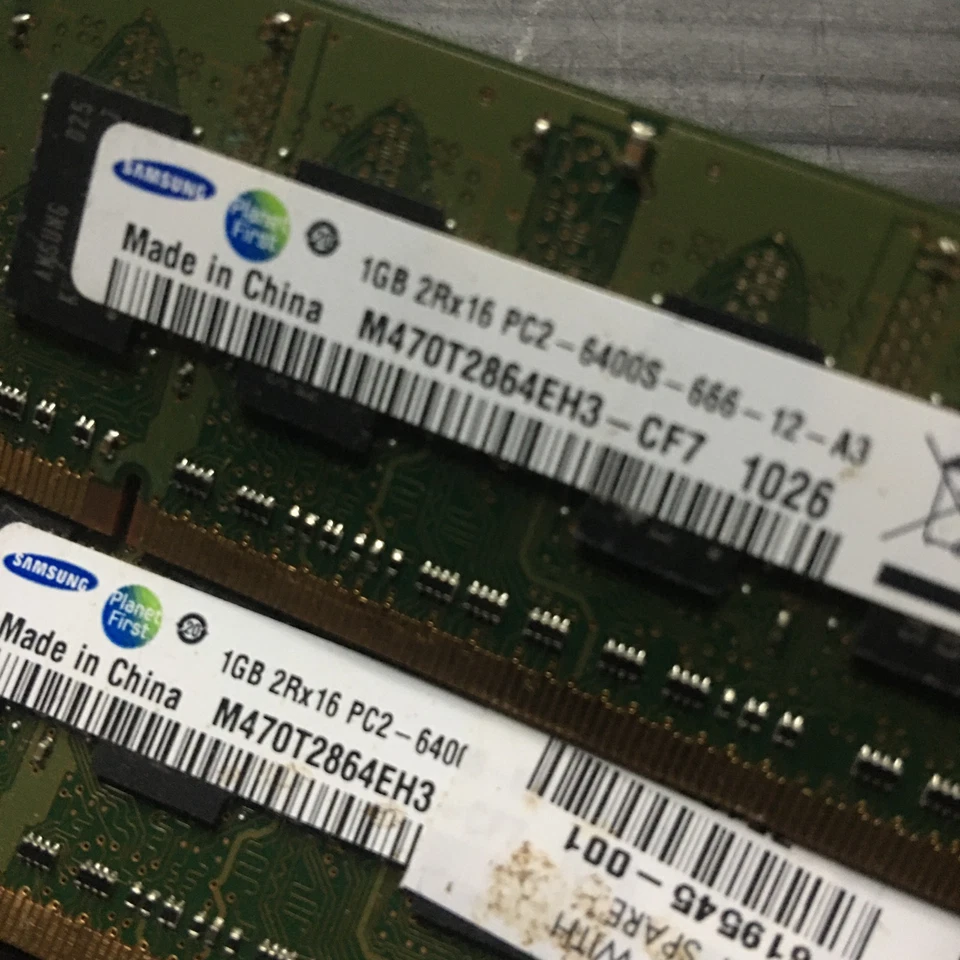 Par de memoria para computadora portátil Samsung 1 GB 2Rx16 PC2-6400S-666-12-A3 DDR2 de 1 GB Foto 3 de 3