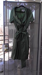 BILL BLASS Evening wrap short Sleeve irridescent Green Size 16 petticoat