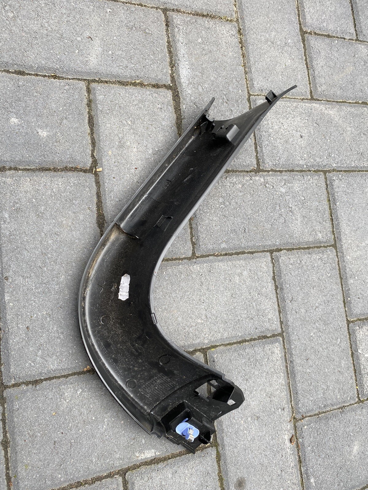 RENAULT KADJAR Rear Trunk Lid Windscreen RIGHT Corner Trim 909022349R 2016-2020