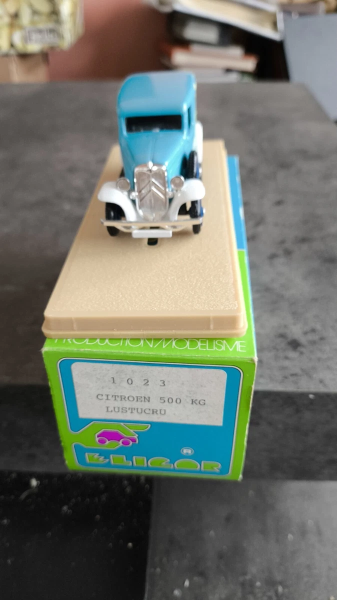 Hachette 1:43 - Camión a escala - Renault Sinpar Castor 1200D 4X4 1965
