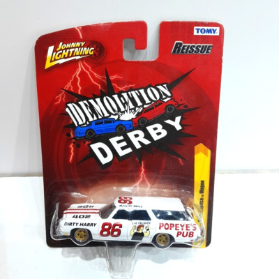 2012 Johnny Lightning Demolition Derby R16 1973 Chevy Caprice Wagon in rot