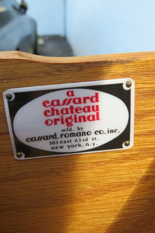 Cômoda francesa de cereja maciça por Cassard Chateau Furniture 2427 - Imagem 4 de 4