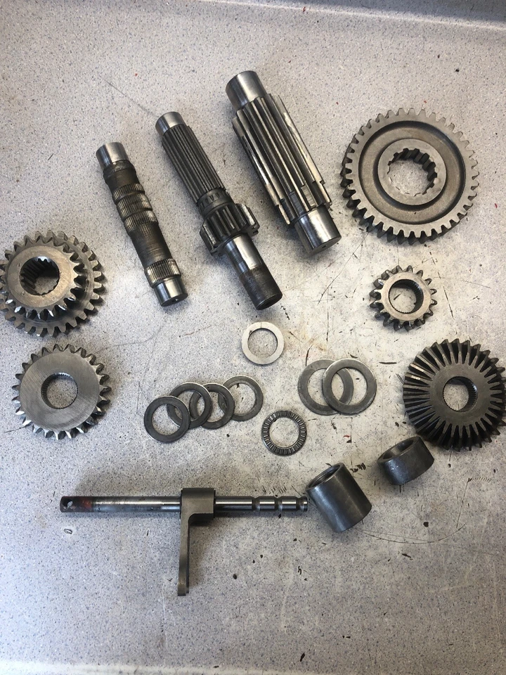 Juego de engranajes transeje tractor Massey Ferguson 1650 Foto 2 de 3