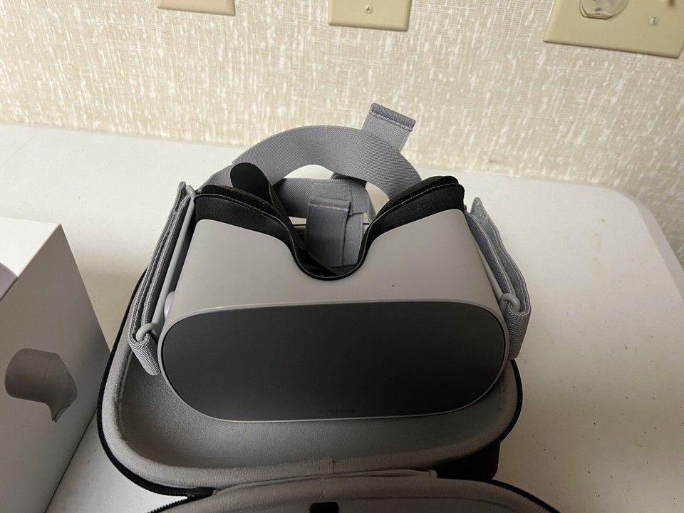 Meta Oculus Go 64GB Standalone Virtual Reality Headset Gray