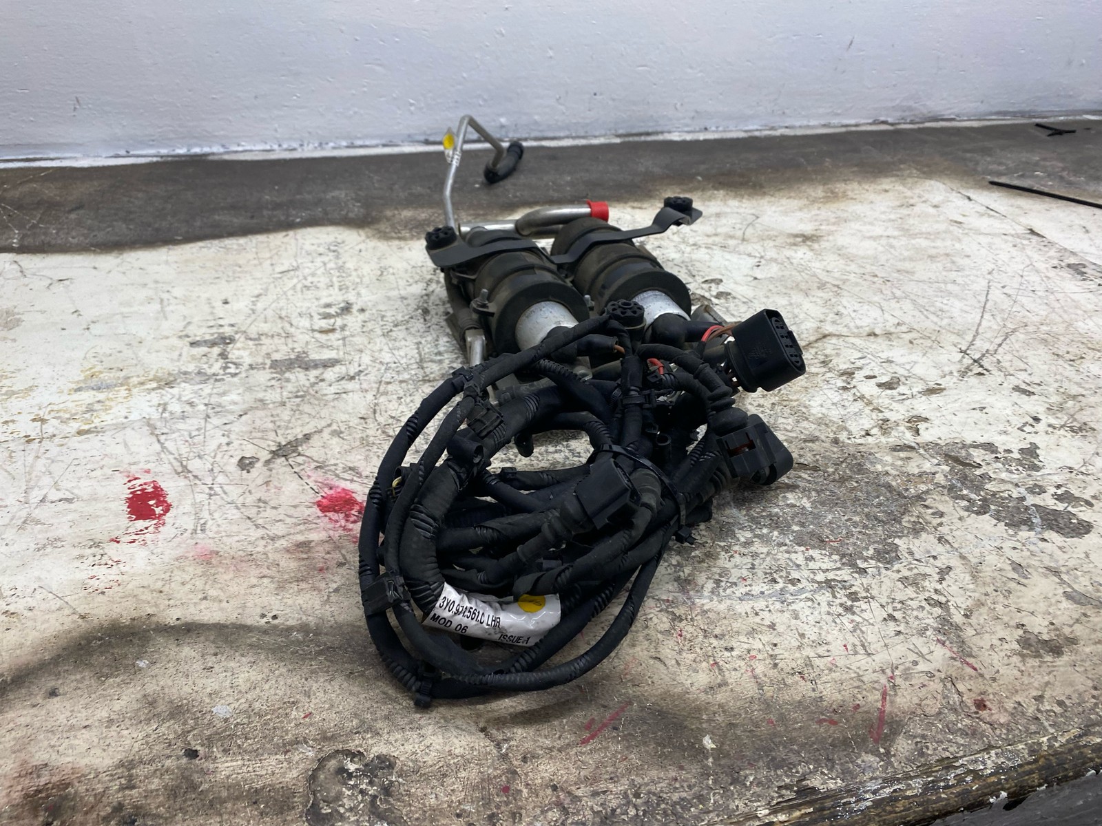 2010-2020 BENTLEY MULSANNE 6.8L RWD GAS TANK FUEL PUMP W/ WIRING HARNESS