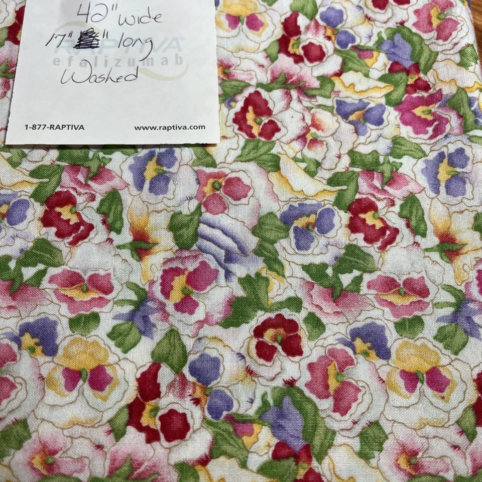 Lote de 7 yardas nuevas y vintage telas de acolchado floral violeta Foto 2 de 4